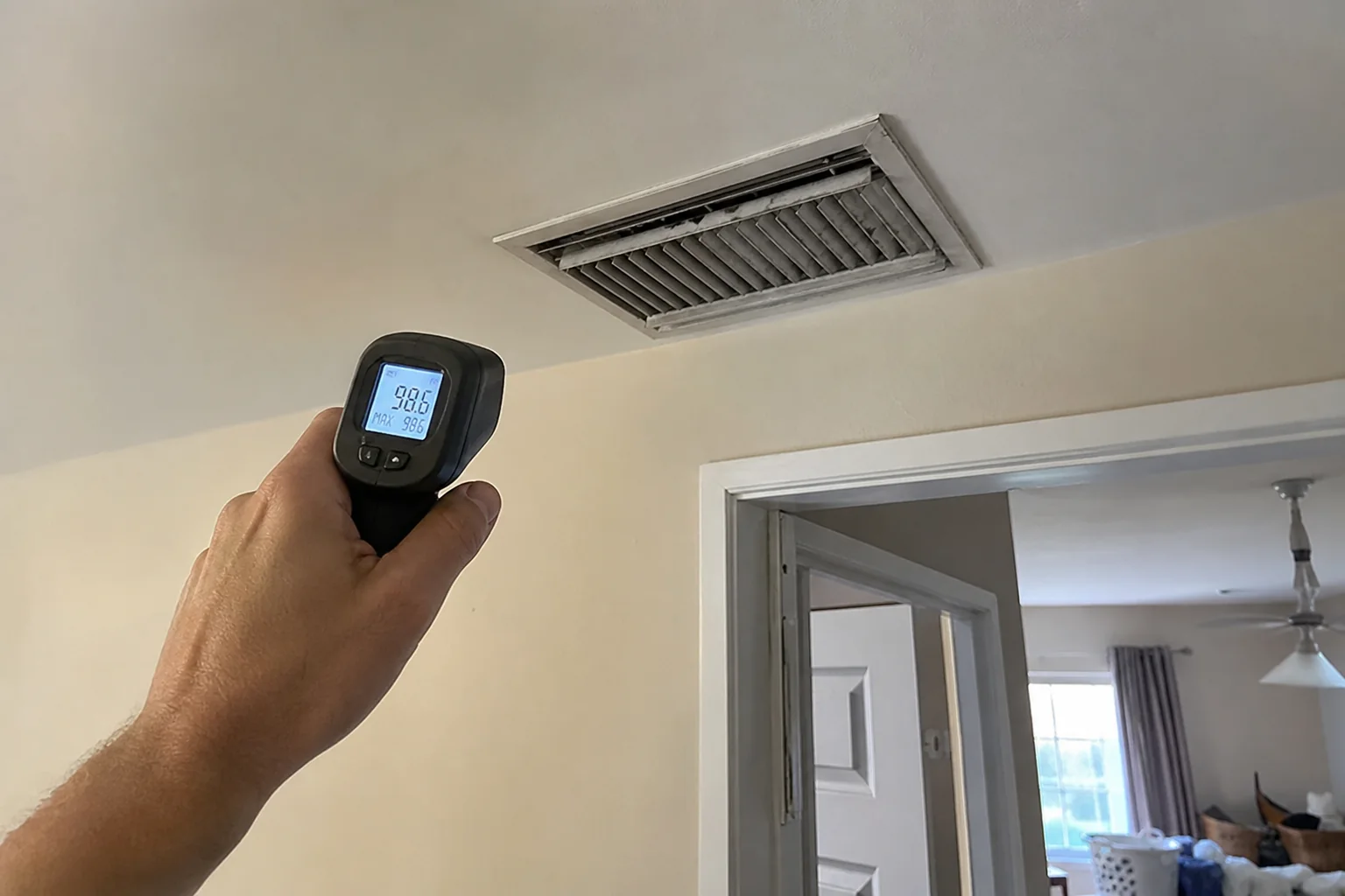 HVAC Contractor service scene in Pasadena, CA